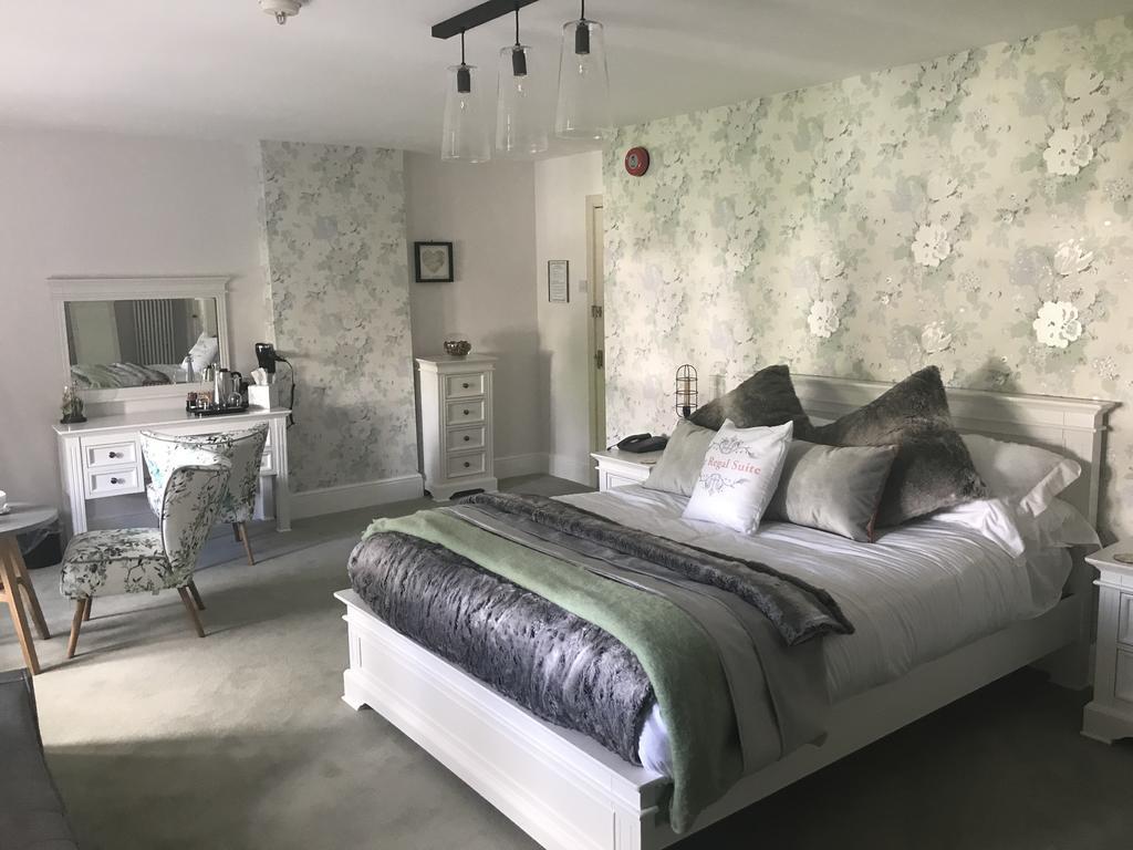 The Great House Hotel Bridgend  Eksteriør billede